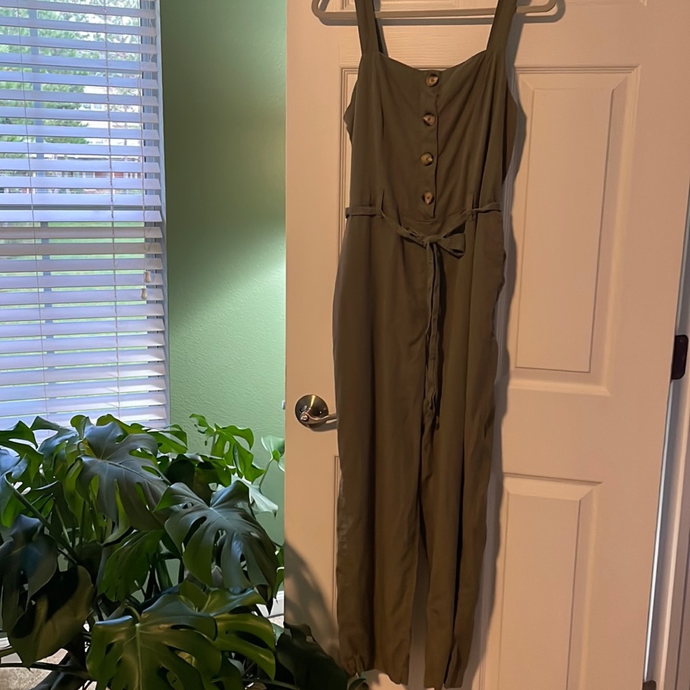 Jumpsuit with pockets by Laundry, Size M